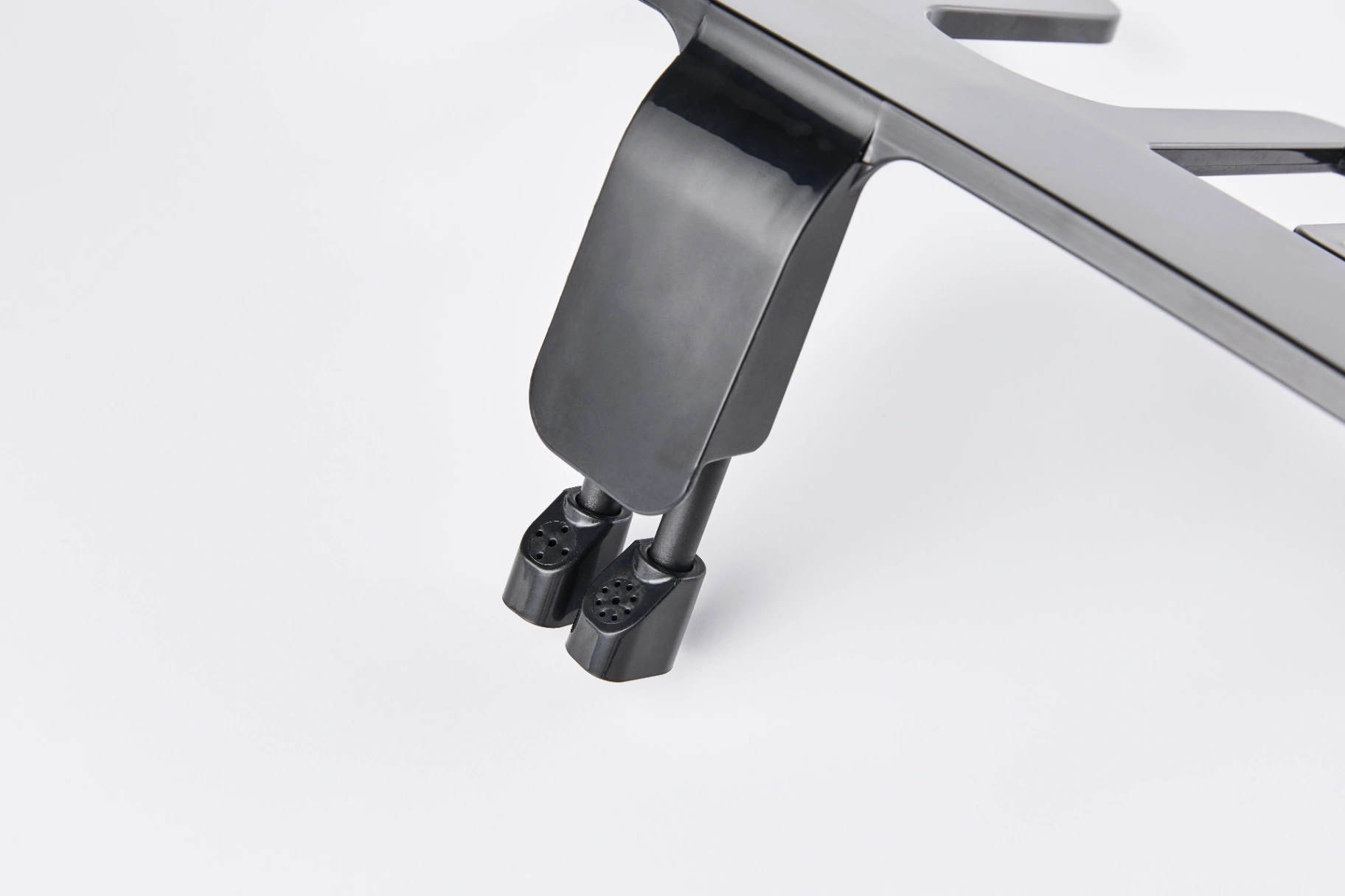 بیده SL32 مشکی در محیط سرویس